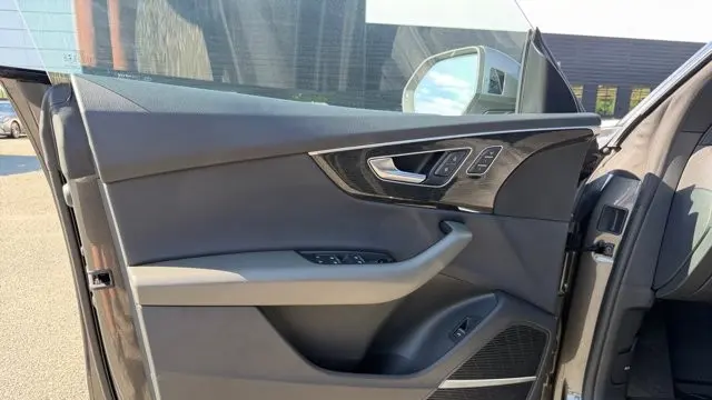 2021 Audi Q8 quattro Prestige 55 TFSI