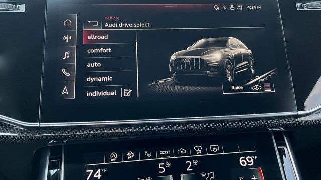 2023 Audi SQ8 4.0T quattro Prestige