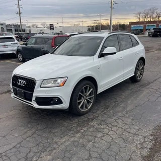 2016 Audi Q5 with Ibis White Exterior