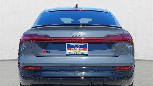 2024 Audi Q8 Sportback e-tron quattro Prestige S line