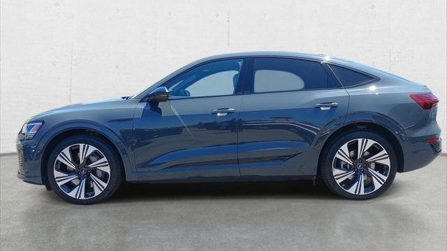 2024 Audi Q8 Sportback e-tron quattro Prestige S line