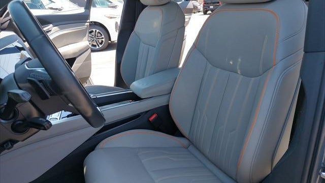2024 Audi Q8 Sportback e-tron quattro Prestige S line