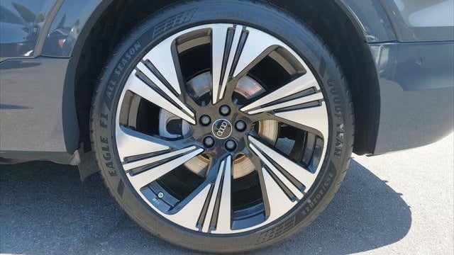2024 Audi Q8 Sportback e-tron quattro Prestige S line