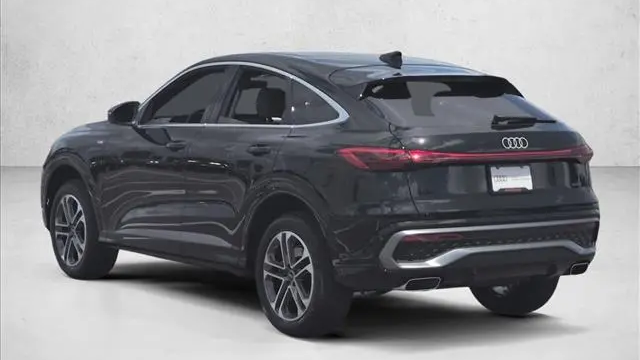 2026 Audi Q5 Sportback quattro Premium TFSI