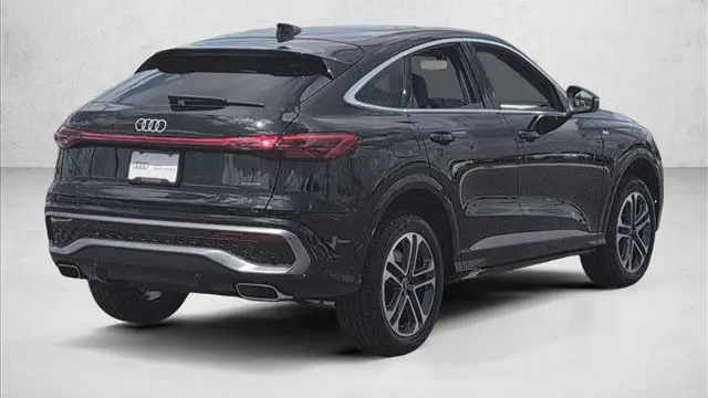 2026 Audi Q5 Sportback quattro Premium TFSI