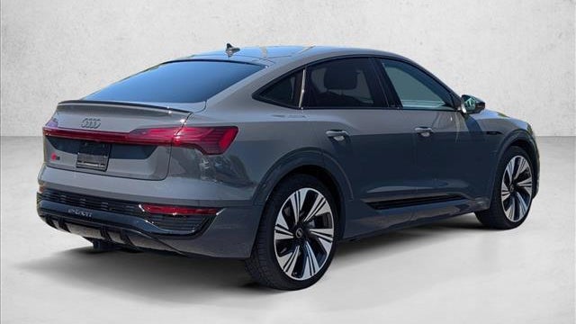 2024 Audi Q8 Sportback e-tron quattro Prestige S line