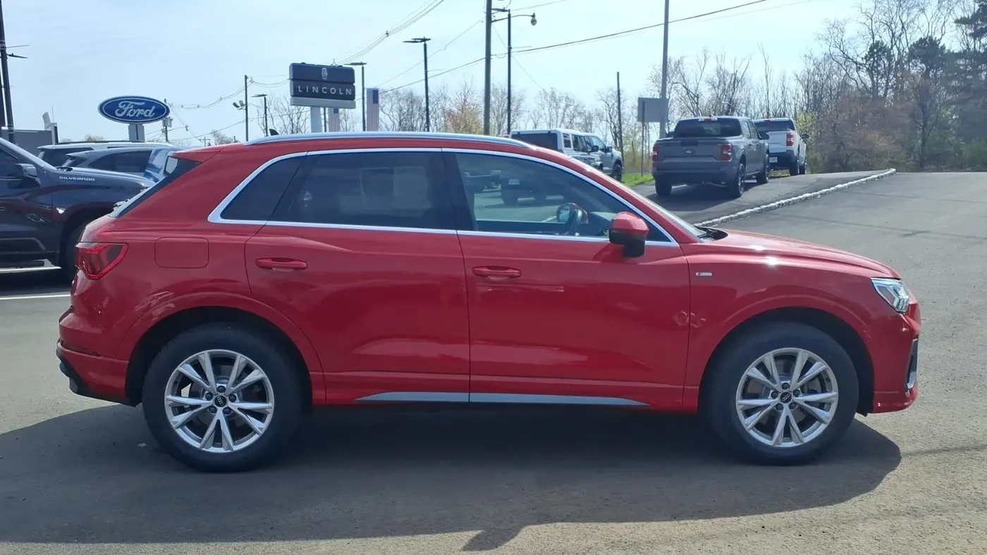 2023 Audi Q3 quattro S line Premium 45 TFSI