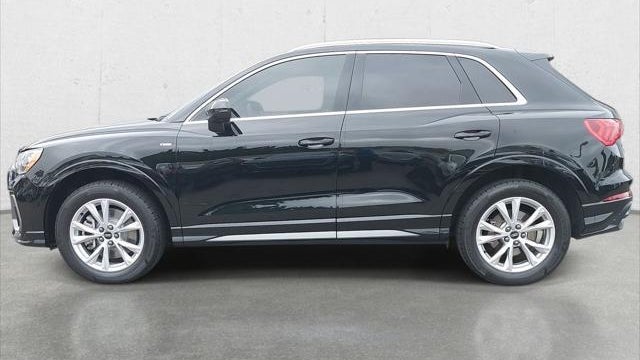 2022 Audi Q3 quattro S line Premium 45 TFSI