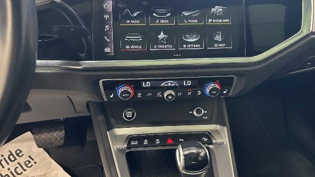2024 Audi Q3 quattro S line Premium 45 TFSI