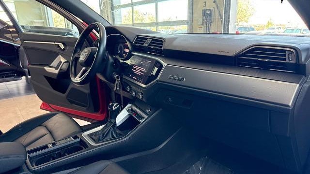 2022 Audi Q3 quattro S line Premium 45 TFSI