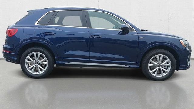 2022 Audi Q3 quattro S line Premium 45 TFSI