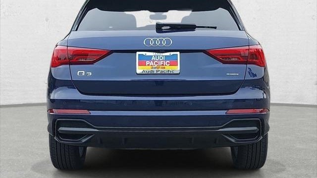 2022 Audi Q3 quattro S line Premium 45 TFSI