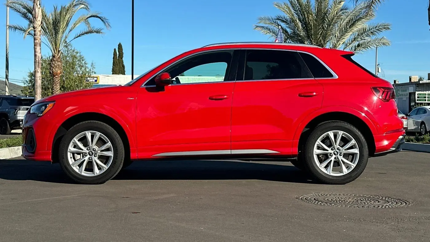 2022 Audi Q3 quattro S line Premium 45 TFSI