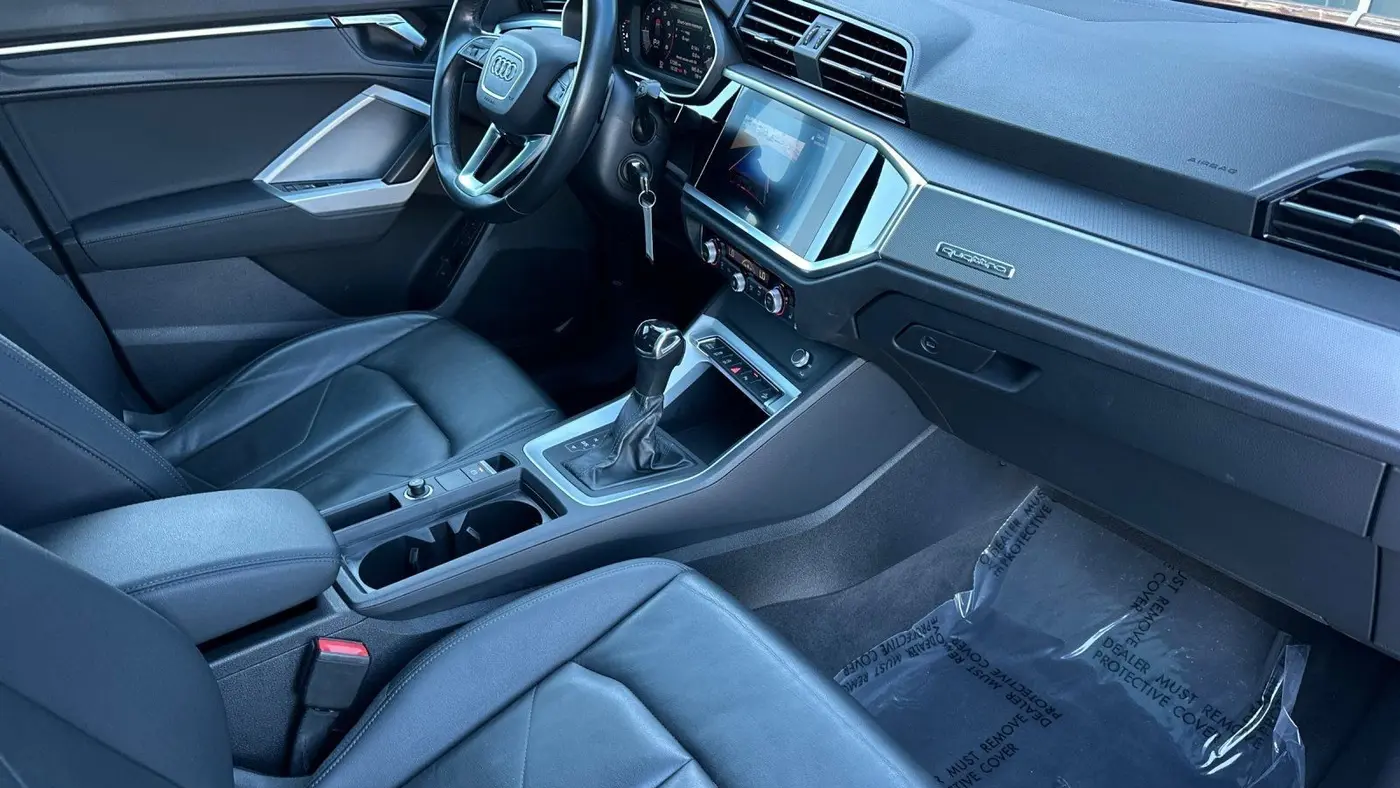 2022 Audi Q3 quattro S line Premium 45 TFSI