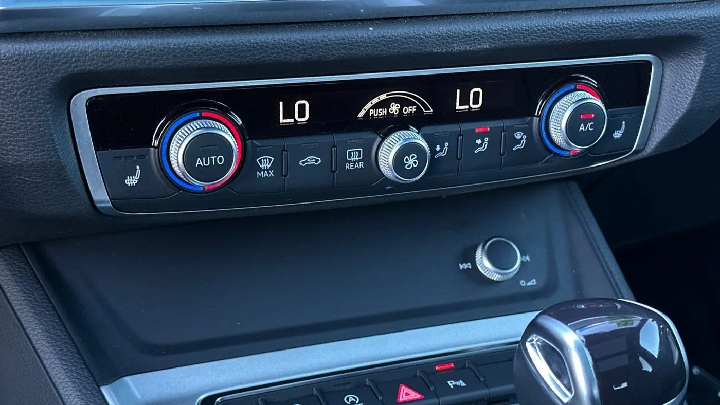 2022 Audi Q3 quattro S line Premium 45 TFSI
