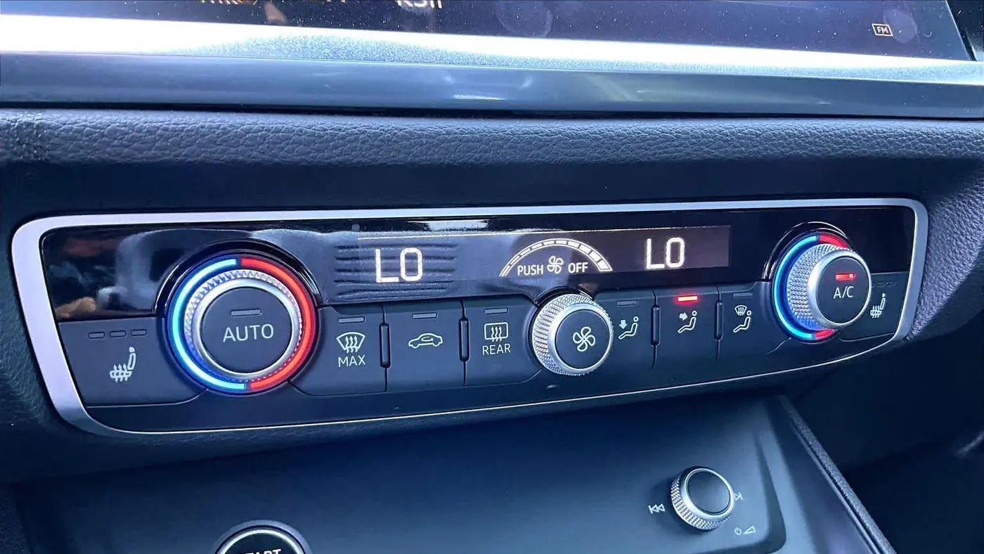 2025 Audi Q3 quattro S line Premium 45 TFSI