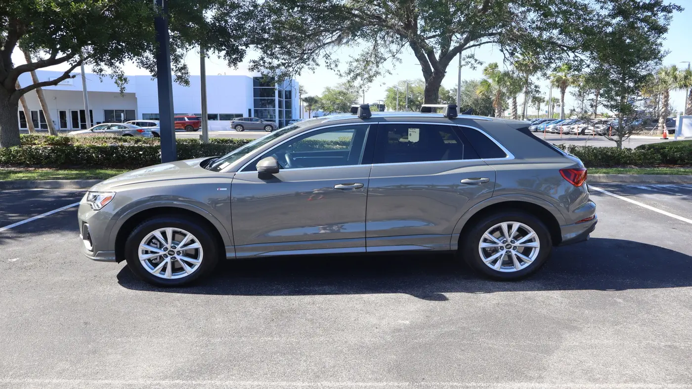 2023 Audi Q3 quattro S line Premium 45 TFSI