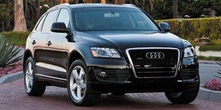 2012 Audi Q5 with Daytona Gray Pearl Effect Exterior