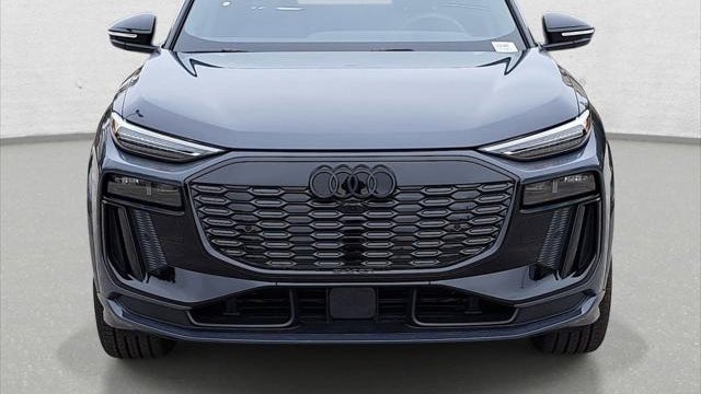 2027 Audi Q6 Sportback e-tron quattro Premium Plus