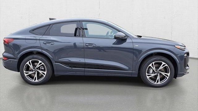 2027 Audi Q6 Sportback e-tron quattro Premium Plus