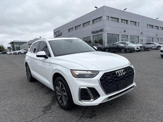 2023 Audi Q5 with Ibis White Exterior