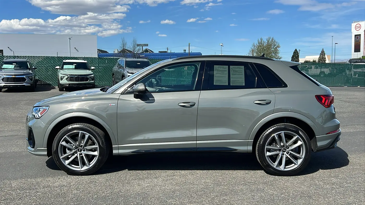 2023 Audi Q3 quattro S line Prem Plus 45 TFSI