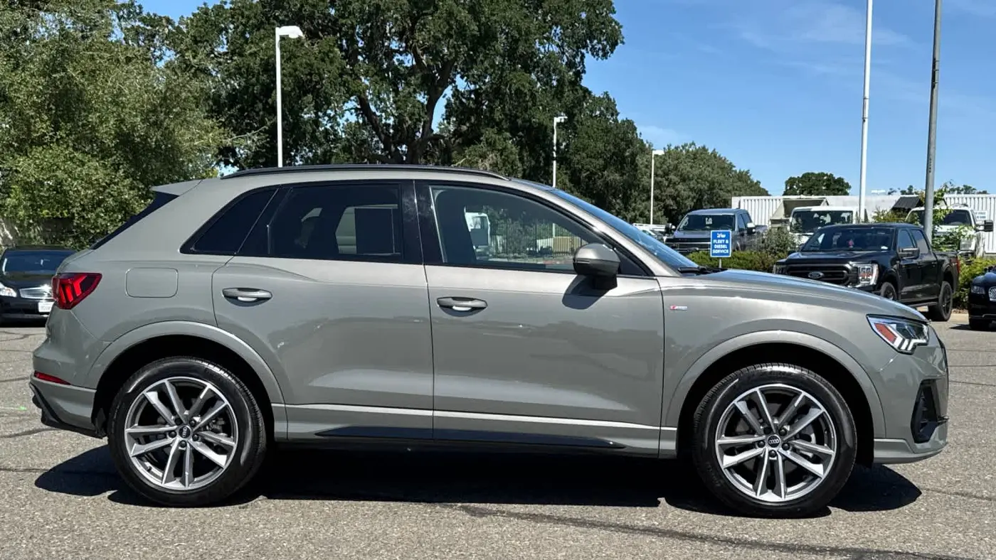 2023 Audi Q3 quattro S line Prem Plus 45 TFSI