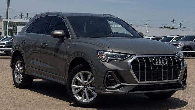 2022 Audi Q3 quattro S line Prem Plus 45 TFSI
