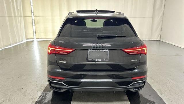 2022 Audi Q3 quattro S line Prem Plus 45 TFSI