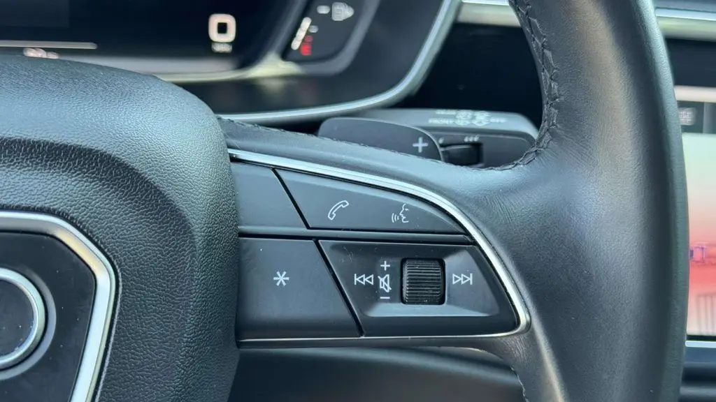 2022 Audi Q3 quattro S line Prem Plus 45 TFSI