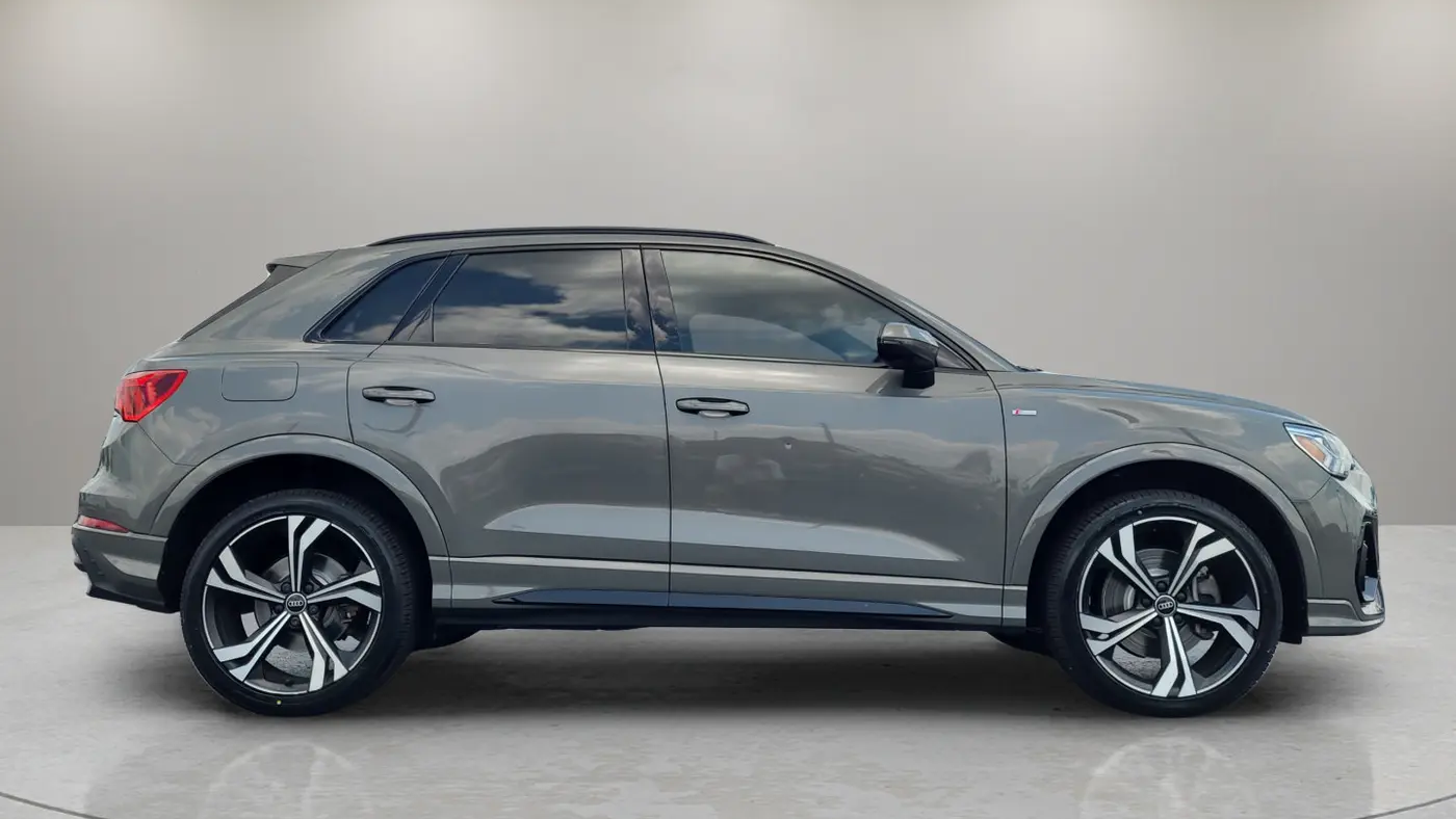 2024 Audi Q3 quattro S line Prem Plus 45 TFSI