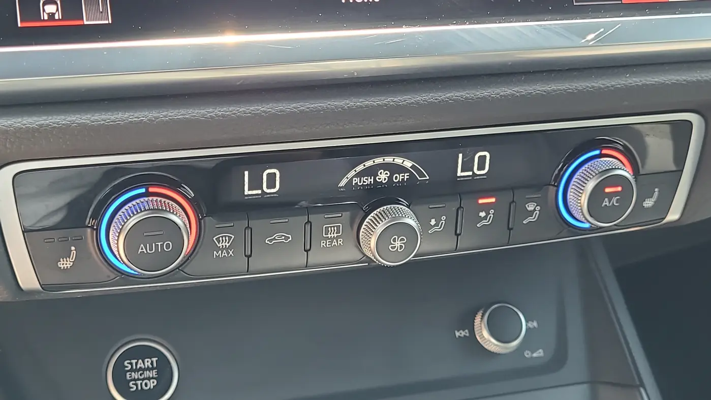 2024 Audi Q3 quattro S line Prem Plus 45 TFSI
