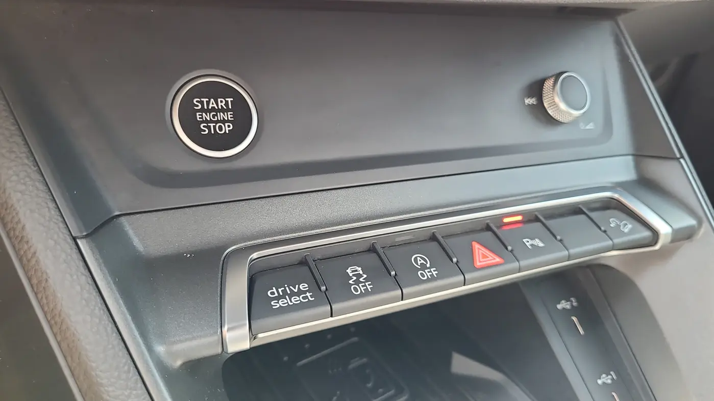 2024 Audi Q3 quattro S line Prem Plus 45 TFSI
