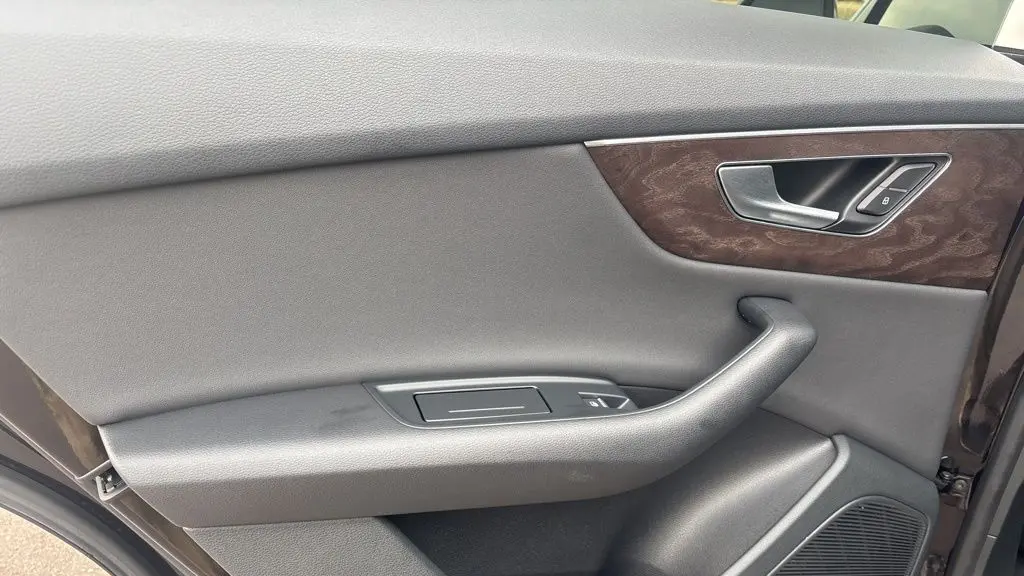 2019 Audi Q8 quattro Premium Plus 55 TFSI
