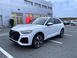2022 Audi Q5 with Glacier White Metallic Exterior