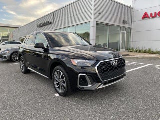 2022 Audi Q5 with Mythos Black Metallic Exterior