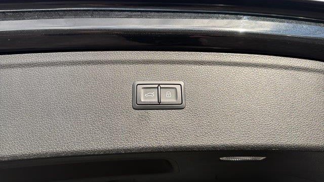 2025 Audi Q5 e quattro S line Premium 55 TFSI