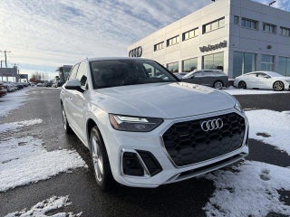 2024 Audi Q5 with Glacier White Metallic Exterior