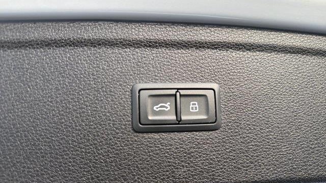 2024 Audi Q5 e quattro S line Premium 55 TFSI