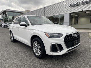 2023 Audi Q5 with Ibis White Exterior