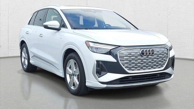 2025 Audi Q4 e-tron quattro Premium 55