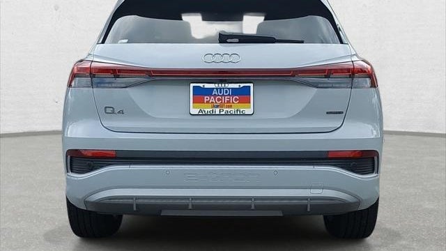 2025 Audi Q4 e-tron quattro Premium 55
