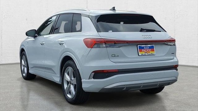 2025 Audi Q4 e-tron quattro Premium 55