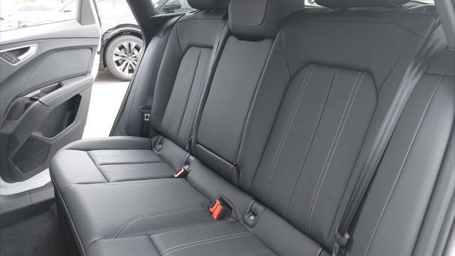 2025 Audi Q4 e-tron quattro Premium 55