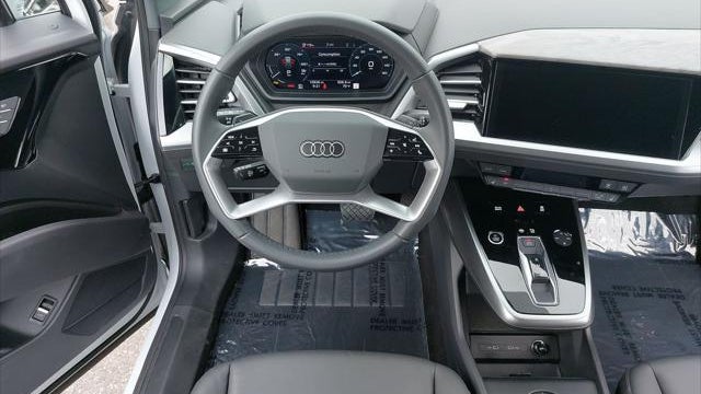 2025 Audi Q4 e-tron quattro Premium 55