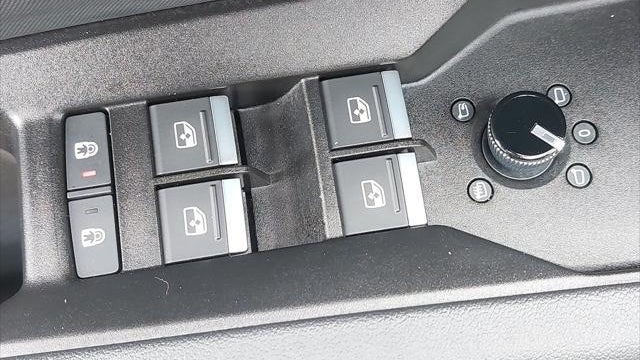 2025 Audi Q4 e-tron quattro Premium 55