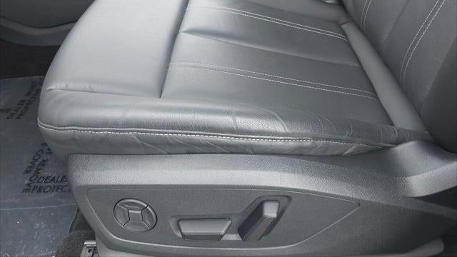 2025 Audi Q4 e-tron quattro Premium 55