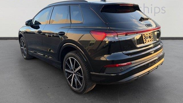 2022 Audi Q4 e-tron quattro Premium Plus 50