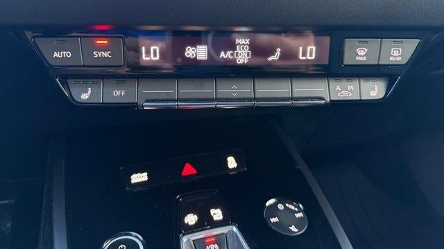 2022 Audi Q4 e-tron quattro Premium Plus 50
