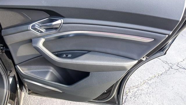 2019 Audi e-tron quattro Premium Plus